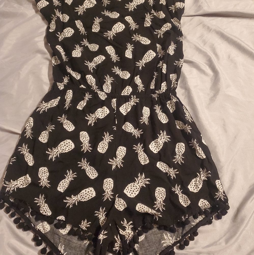 Cute pineapple romper size M